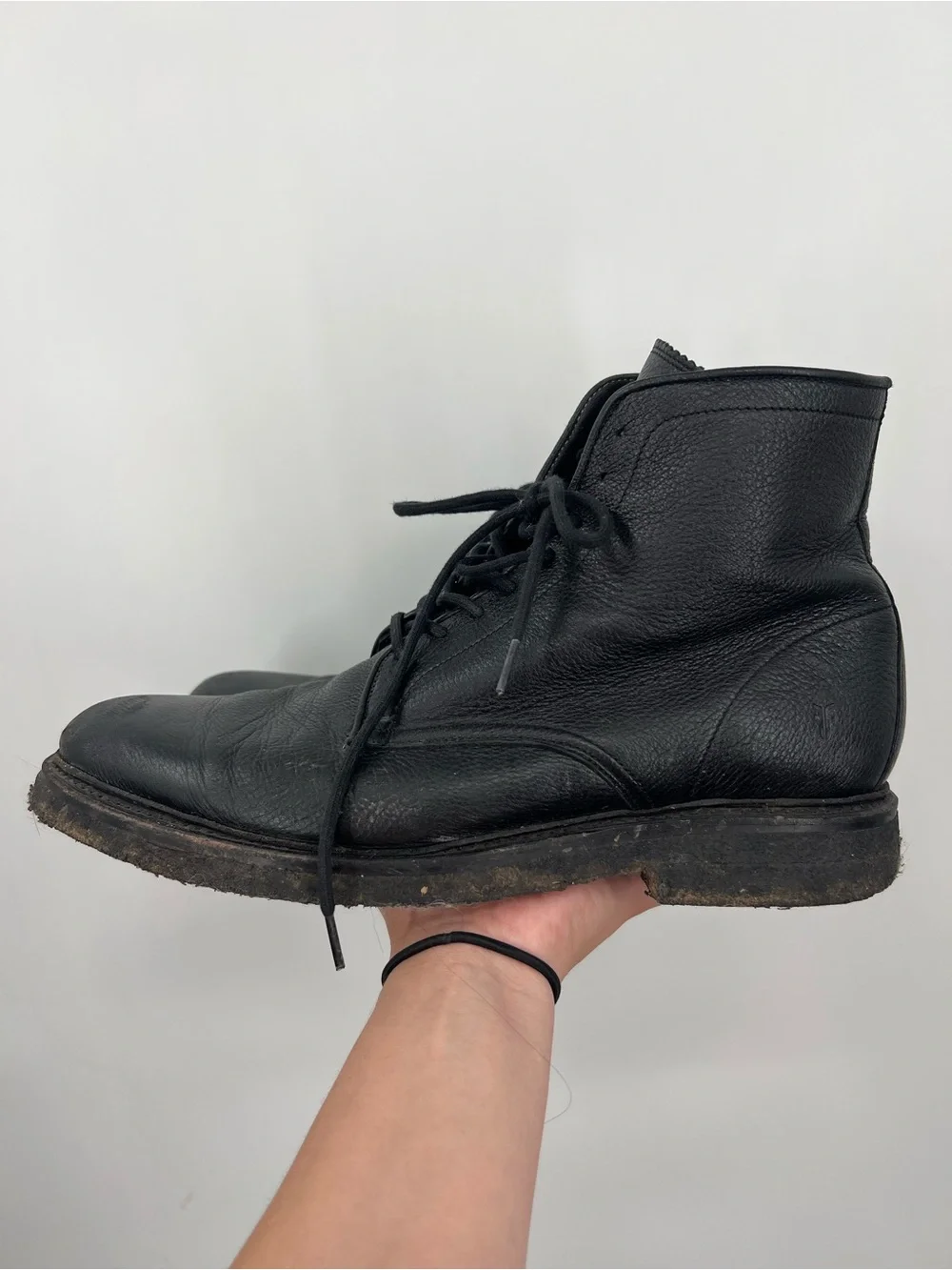 Frye Men’s Black Leather Lace Up Chukka Boots Gum Sole Size 11